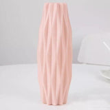 Keskeny virágváza éles szélekkel